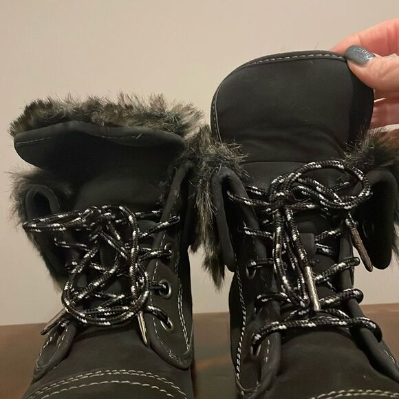 Roxy Tamarac Black Boots with Fur Trim Size 6.5 - Picture 7 of 13